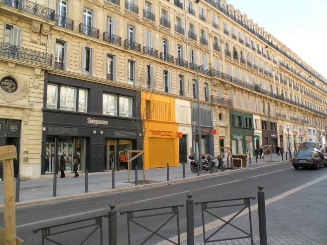  Rue de la République, commerces